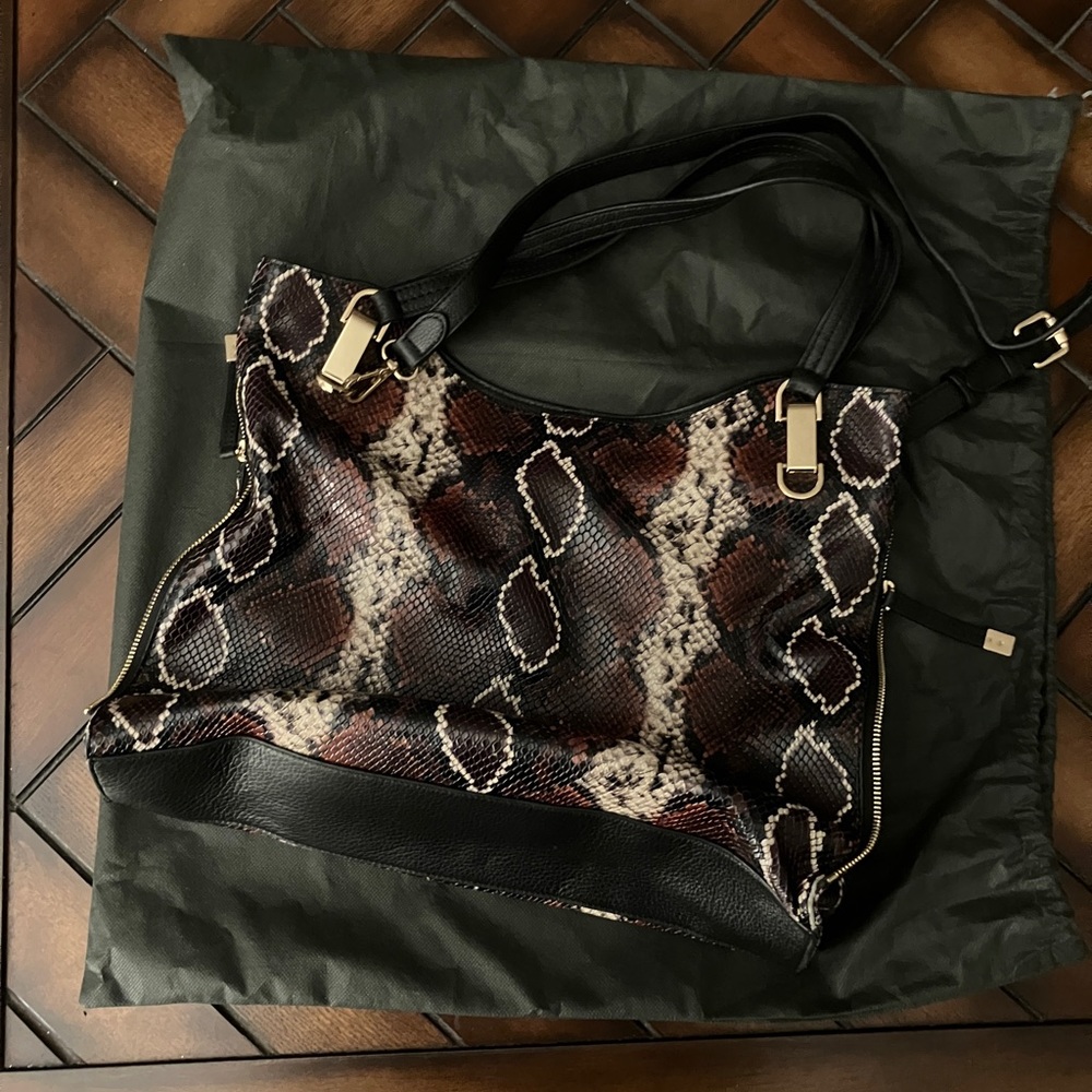 👜 Vince Camuto Snake Embossed Leather Tote - Emely
